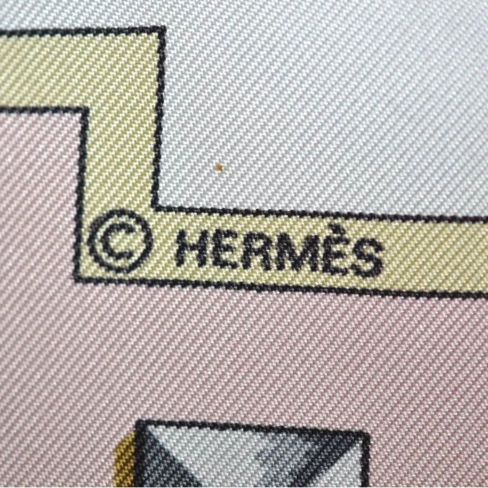 HERMES Carre 90 Scarf "LES CLES" Silk Pink - Picture 12 of 13